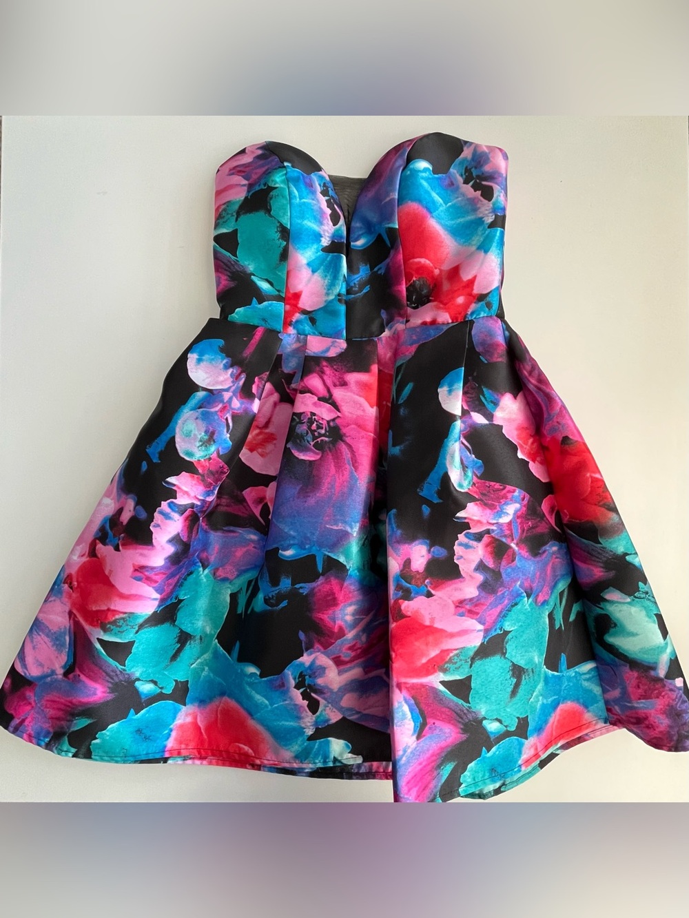 Strapless formal/cocktail dress